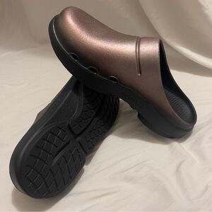 OOFOS Clogs - Size EU 41